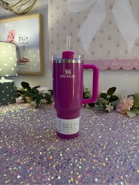 NWT Stanley 40 oz Quencher H2.0 FlowState Tumbler in “Punch Shimmer” 🩷✨